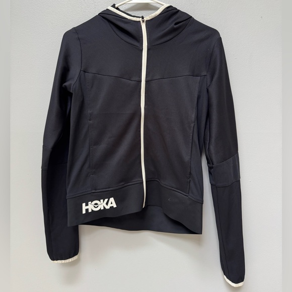 HOKA® Black Rincon Jacket for Women in Small - Picture 2 of 4